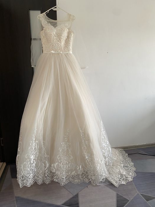 Свадебное платье персикового цвета