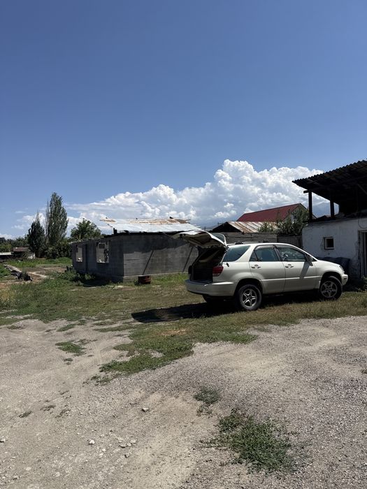 Дом в поселке Ават