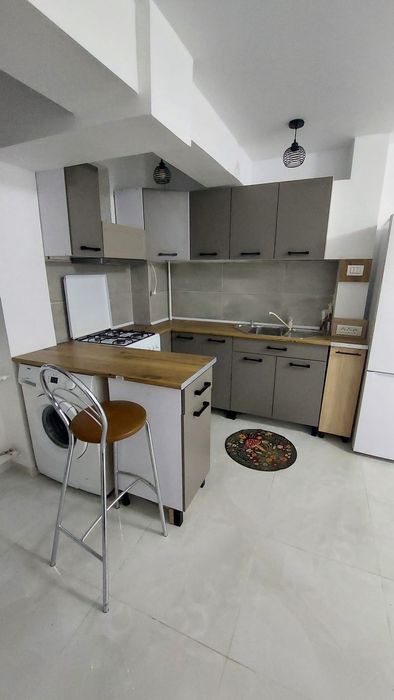 Inchiriez garsoniera la gara Nicolina