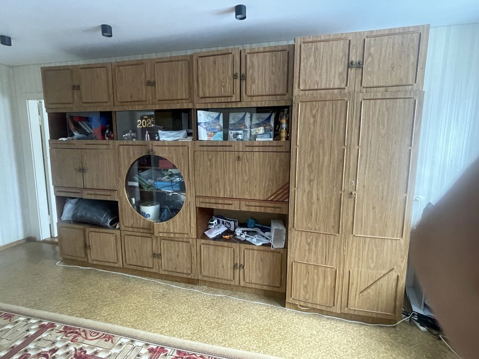 продам шкаф сервант