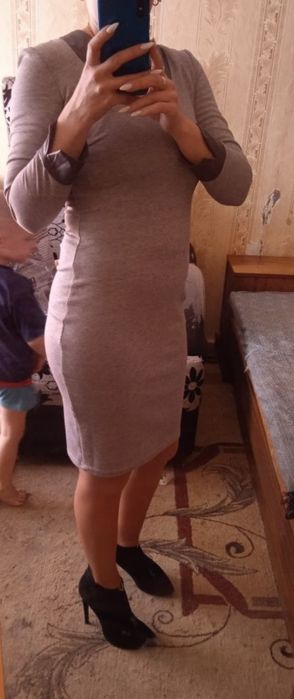 Продам женские платья