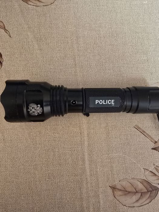 Продам фонарик чёрного цвета