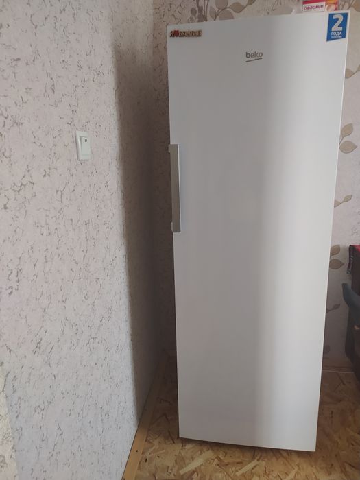 Продам морозильник Beko