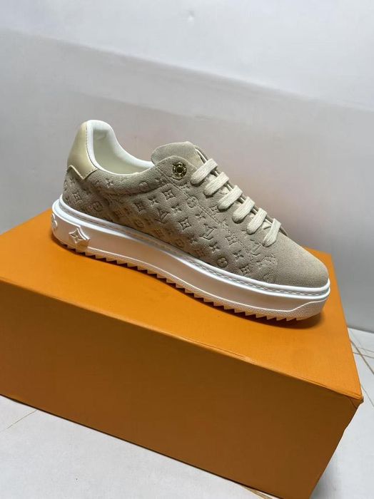 Adidasi Louis Vuitton