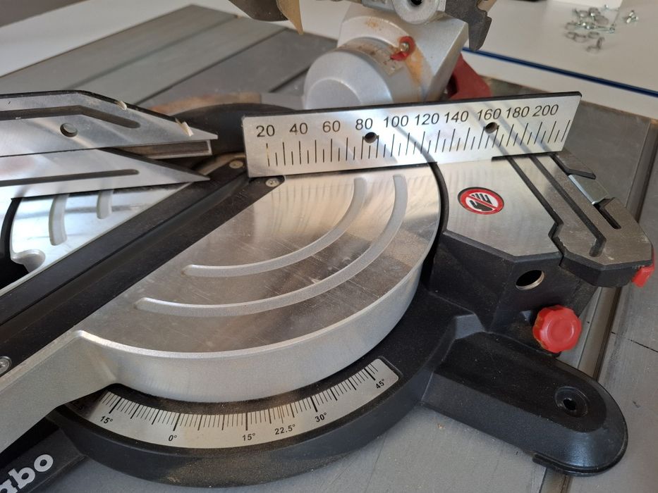 Потапящ циркуляр Metabo KGS 216 M
Потапящ циркуляр Metabo KGS 216 M PC