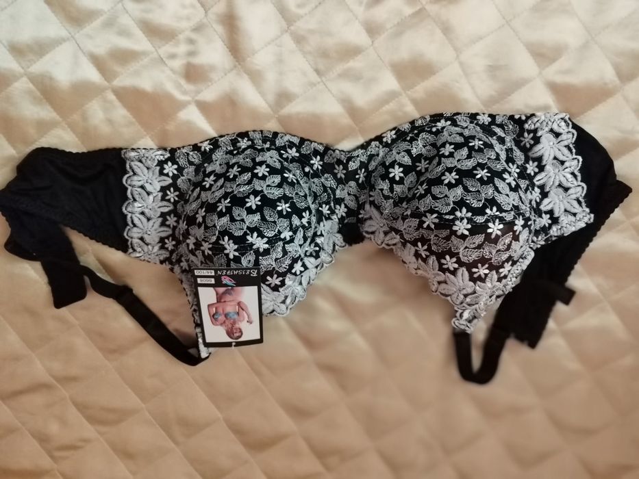 Сутиени (дантела)