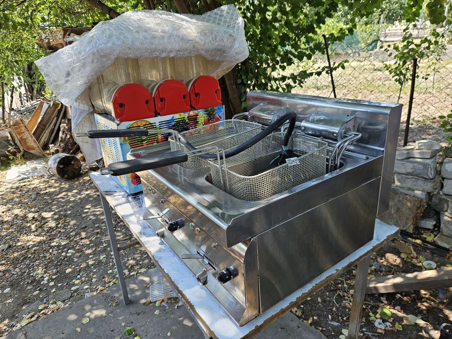 Фритюрник Специално за пържене на Риба и Картофи Професионален Трифазен 15kw.  МОЩЕН 2х10 литра със кранчета за източване Германия Цена 450 Евро