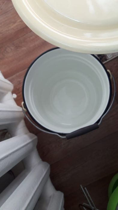 Продам эмалированное ведро