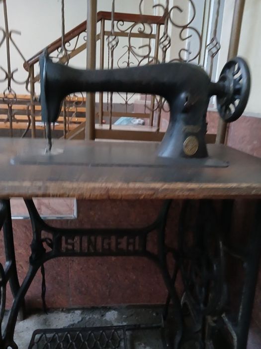 Tikuv mashinasi sotiladi