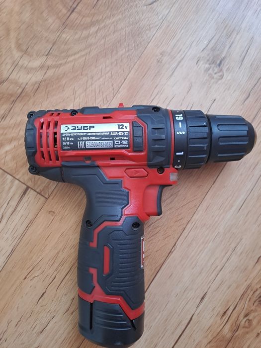 Продам шруповерт новый 12 волт