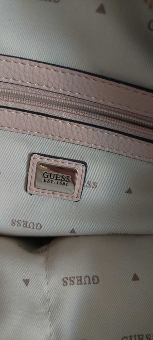 Дамска чанта GUESS