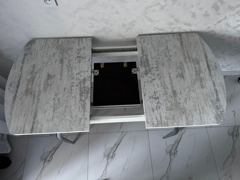 Кухонный стол   .