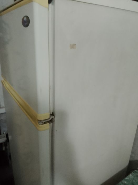 Продам холодильник