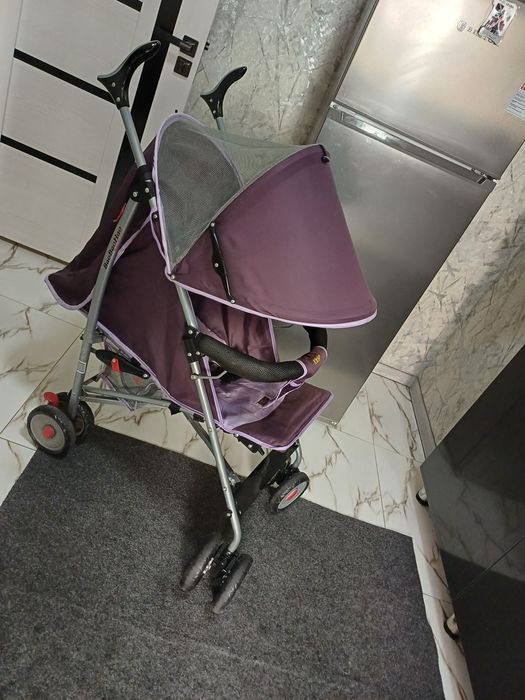 Продаётся прогулочная коляска трость