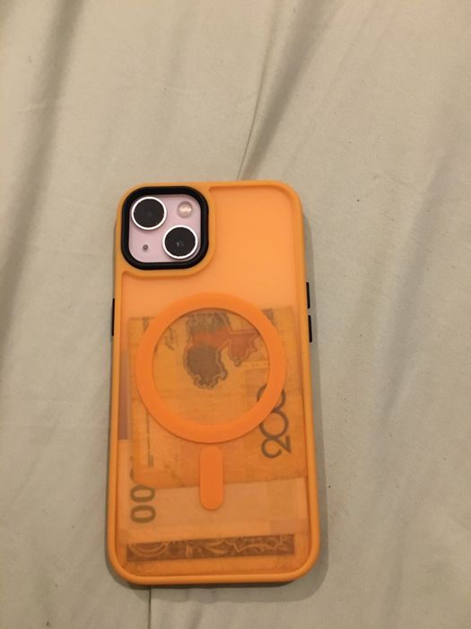 iPhon 13 в розовом цвете