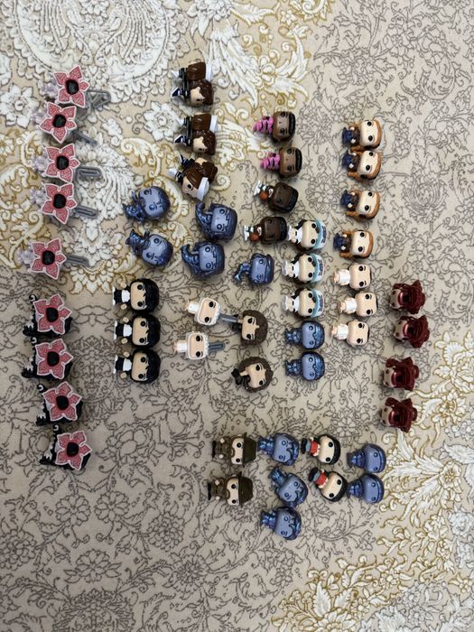 Фигурки очень странные дела