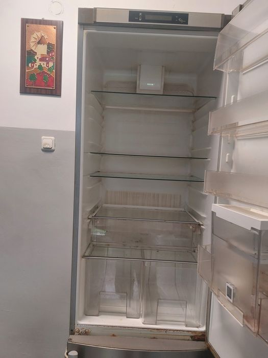 Продавам хладилник Electrolux