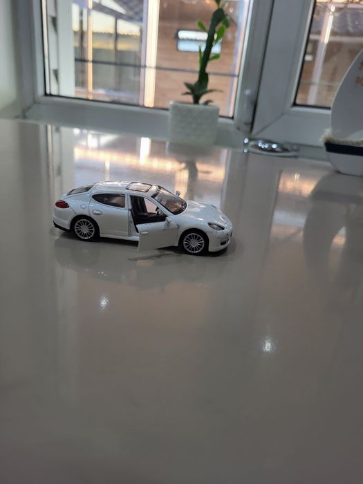 Машинка порш детская