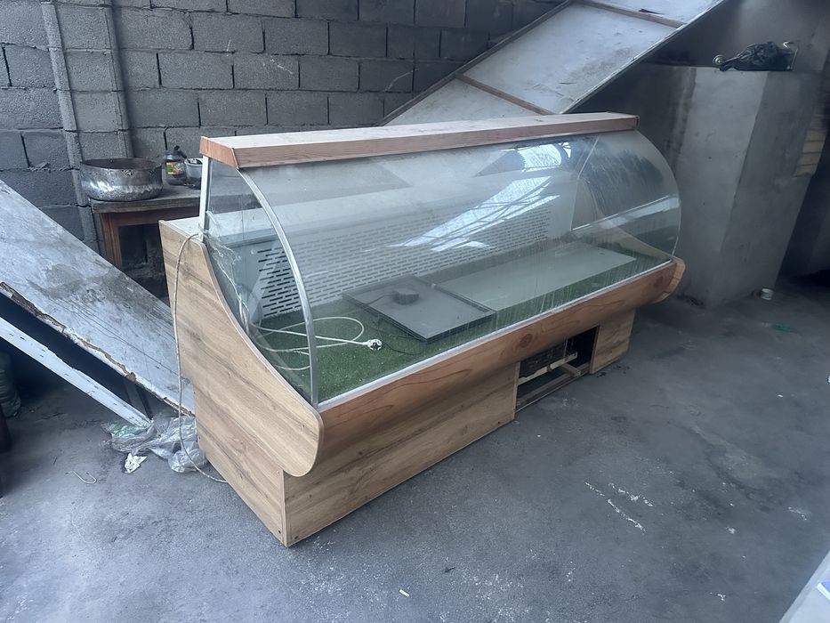 Витрина холодилник