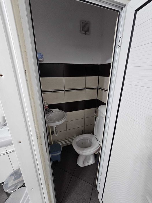 Vand Spatiu comercial amenajat pt Salon