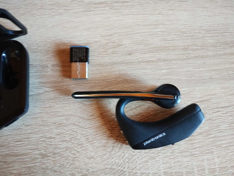 3 броя Plantronics слушалки