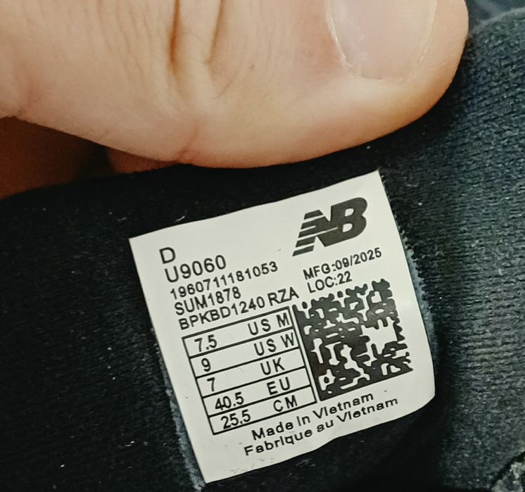 Vând Adidași New Balance 9060 !!