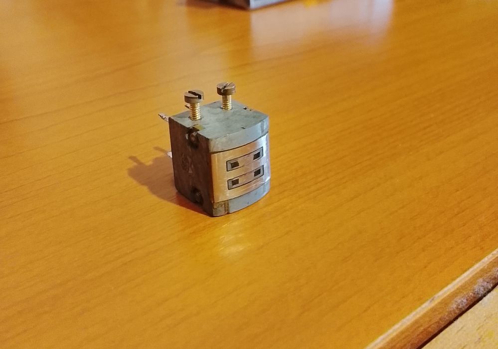 Vând kit-ul audio Majak-203 din poze.