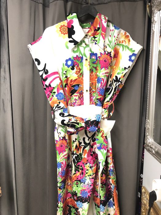 Дамска нова роклв