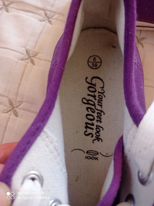 Ниски маратонки нови