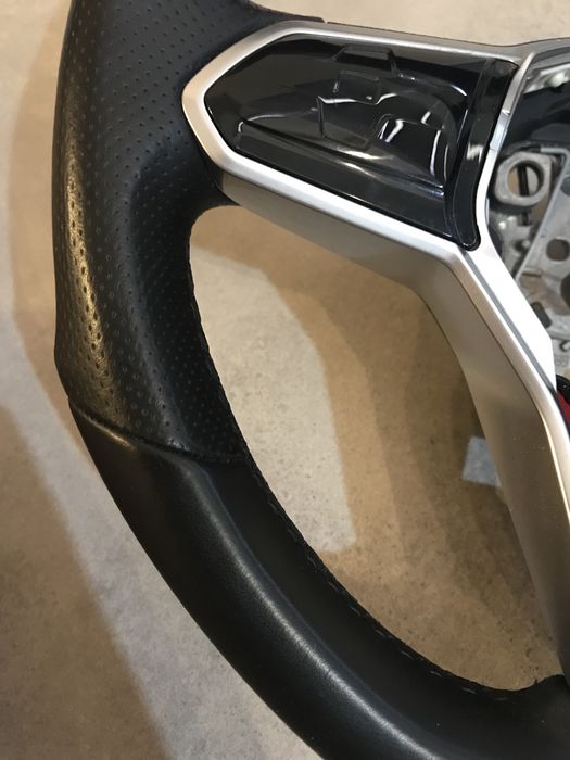 Волан Голф 8 / Golf 8 GTI сензорен с пера