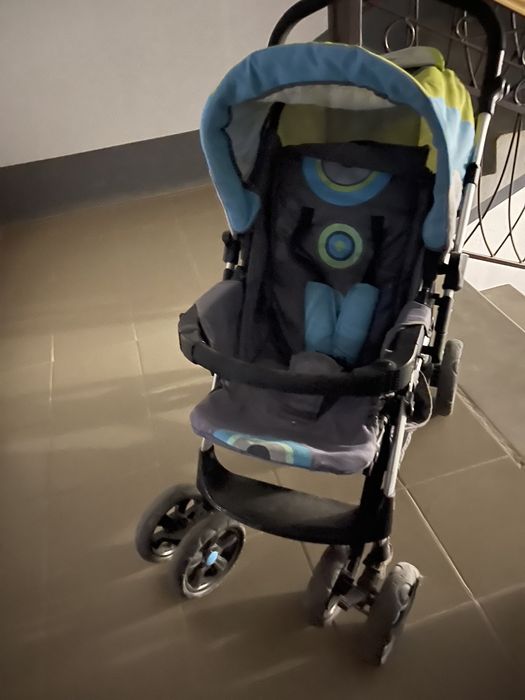 Детская прогулочная коляска