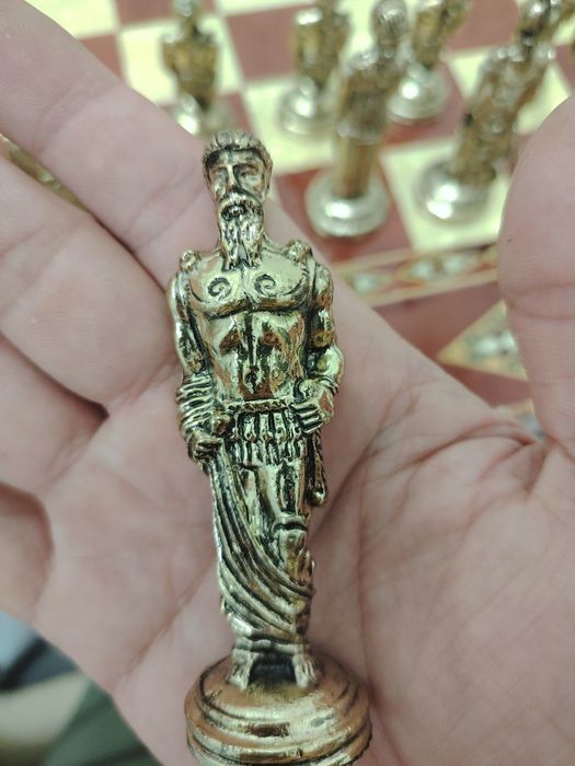 Шахматы Нарды шашки
ручная работа
цена 700$