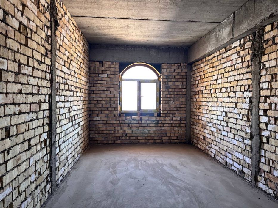 Продается коробка 3-4/5/5 на Буз-2. Площадь 105 квм