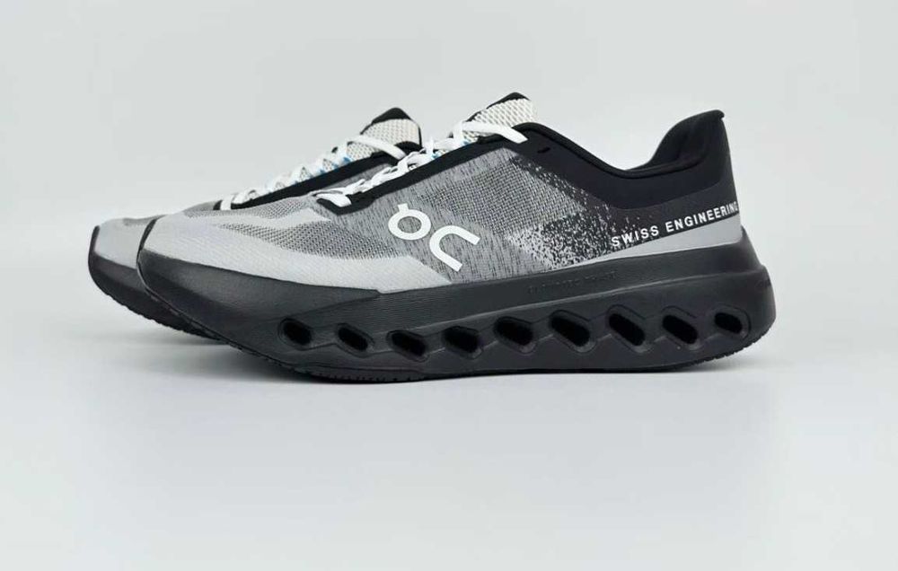 Продавам нови мъжки маратонки On Cloudsurfer Next black grey