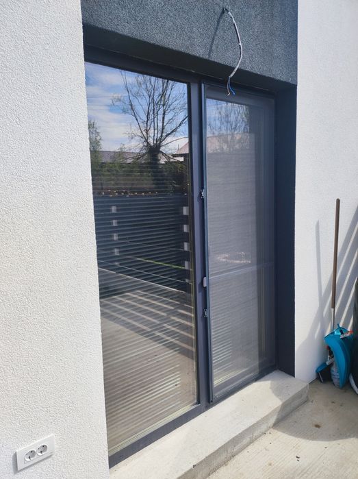 Plase contra insectelor Asigurăm montaj in București și Ilfov