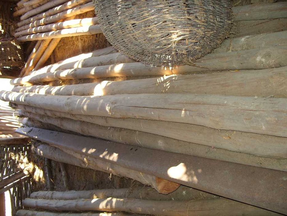 Предлага дървен материал- мертеци и греди