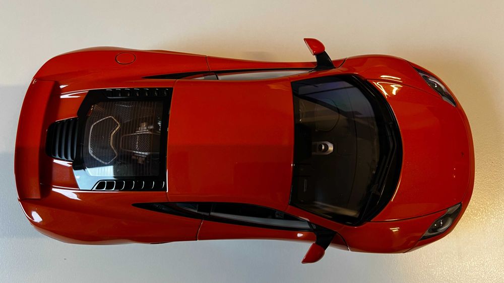 Macheta McLaren MP4-12C AUTOart 1:18