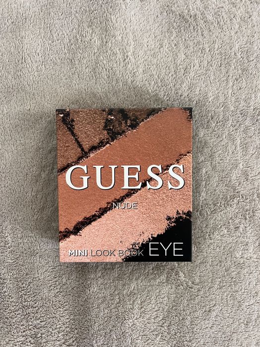 нов сет за гримове Guess