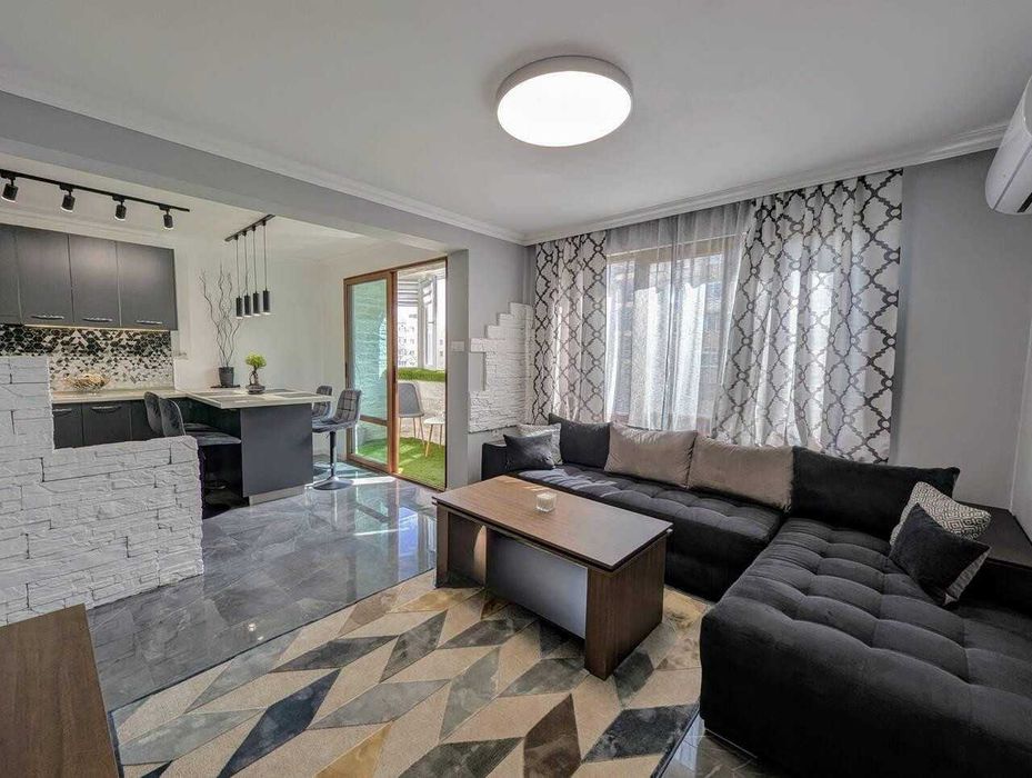 Продава се Тристаен апартамент в Пловдив, Въстанически - 85 кв.м за 918 €/кв.м - Снимка #1