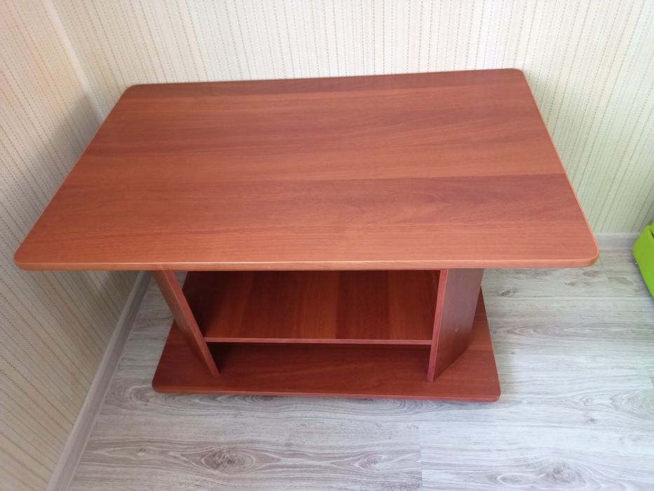 Журнальный столик