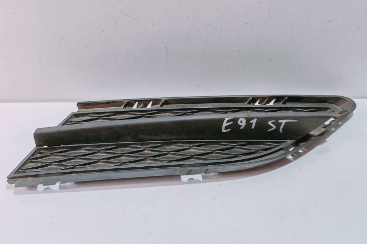 Grila  Bara Stanga 51117138417 BMW Seria 3 E90/E91/E92/E93