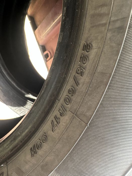 Шина 225/60R17 (2шт)