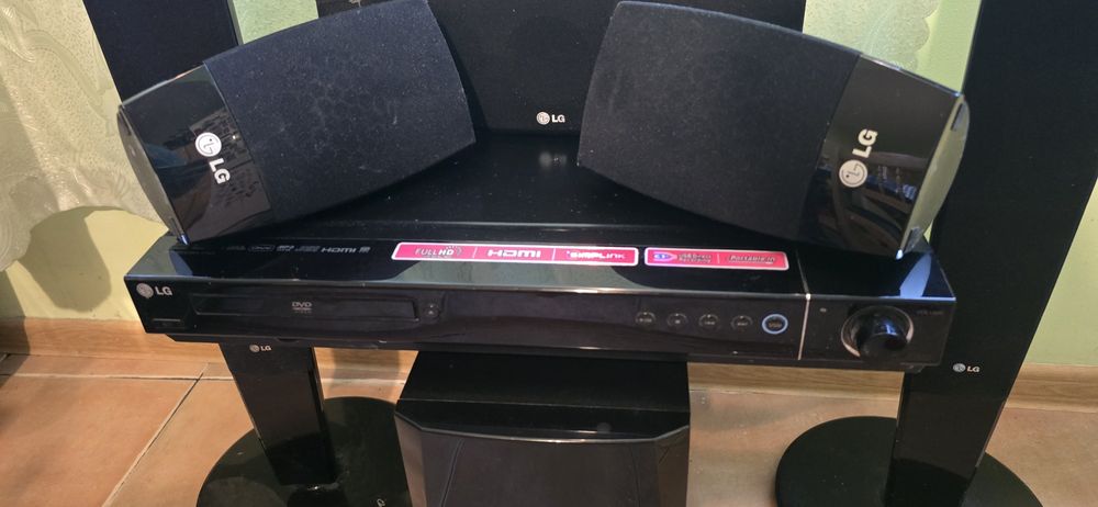 LG 5+1, DVD система за домашно кино HT503PH-DH