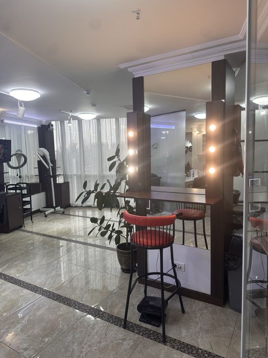 Сдам рабочие места в салоне красоты