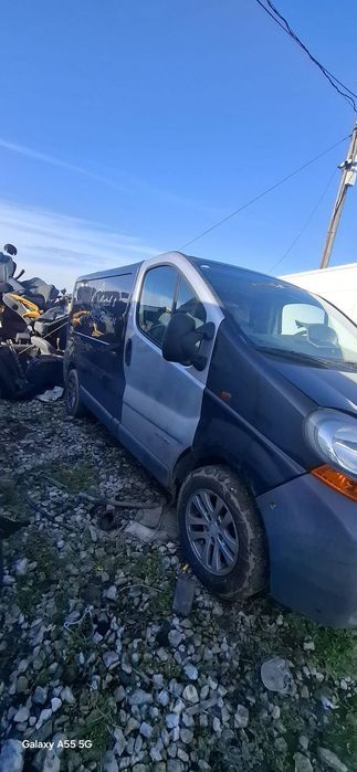 Dezmembrez Renaul Trafic Opel Vivaro
