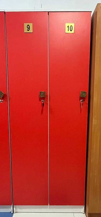 Продам шкафчики в раздевалку