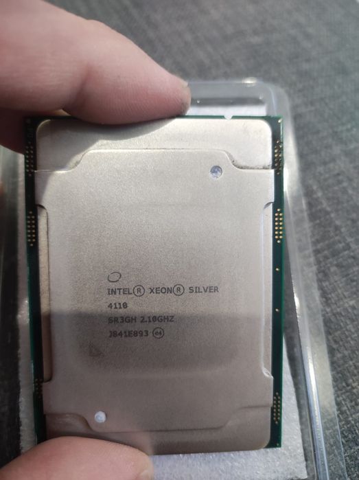 Серверный процессор INTEL XEON SILVER 4110.