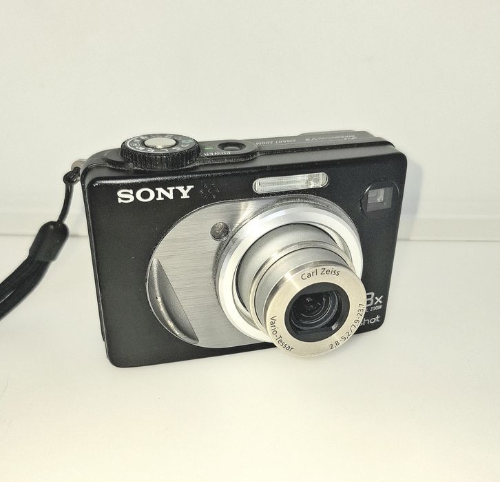 Sony Cyber-shot DSC-W12 компактен дигитален фотоапарат
