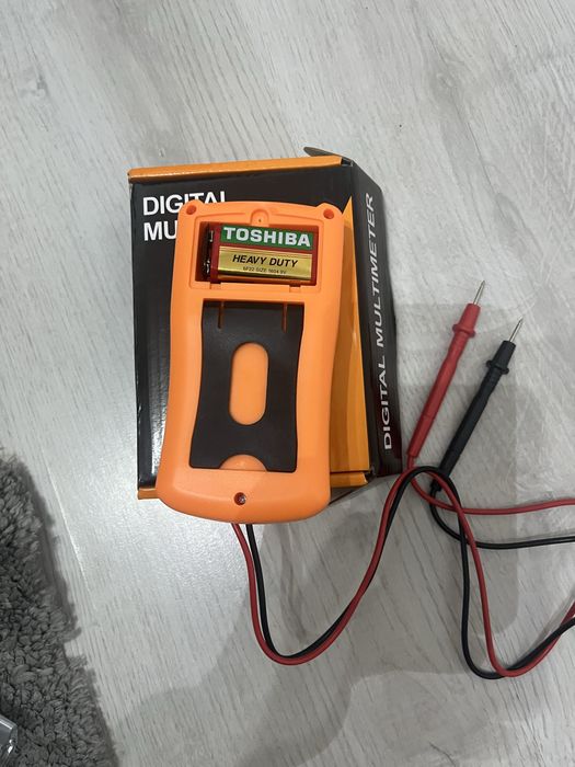 Multimetru Digital