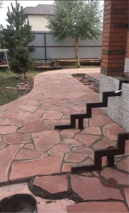 камень Плитняк в Астане